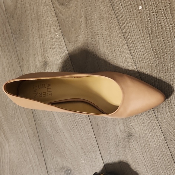 Shoes - Picture 6 of 7